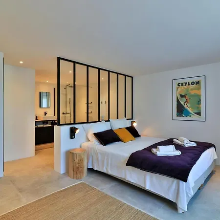 Mediterranean With Sea View In Bormes Tatil Evi