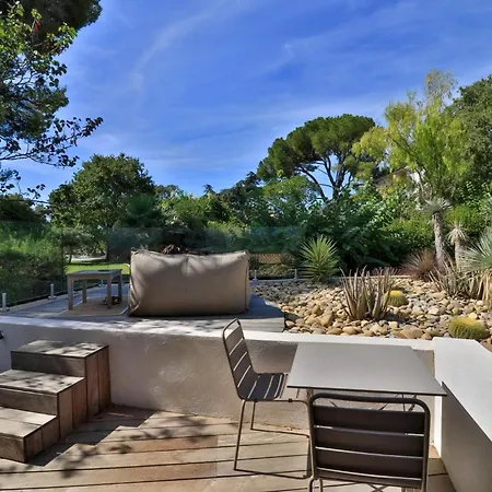 Mediterranean With Sea View In Bormes Tatil Evi *
