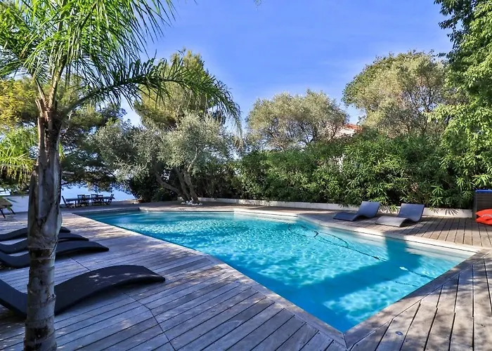 Mediterranean With Sea View In Bormes Ferienhaus Le Pradet
