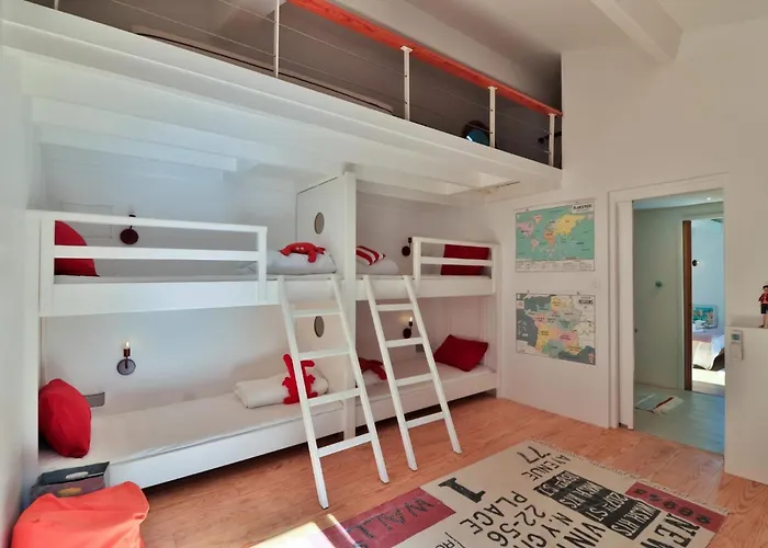 Mediterranean With Sea View In Bormes Le Pradet